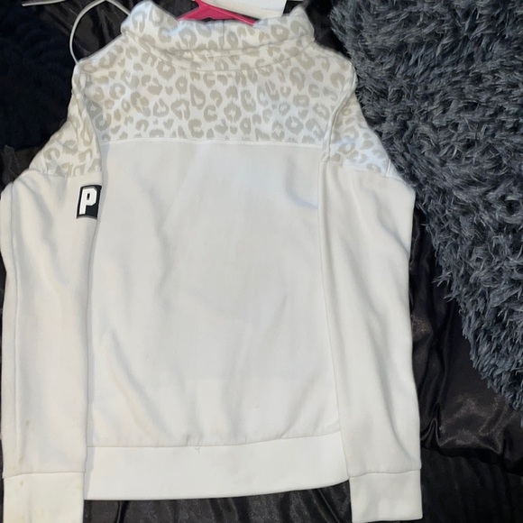 Long Sleeve Turtle Neck, Size:M, Colors: white silver and black - Picture 2 of 2